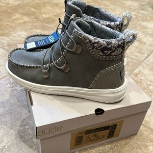 Hey Dude Eloise recycled leather granite grey NWT SZ 8